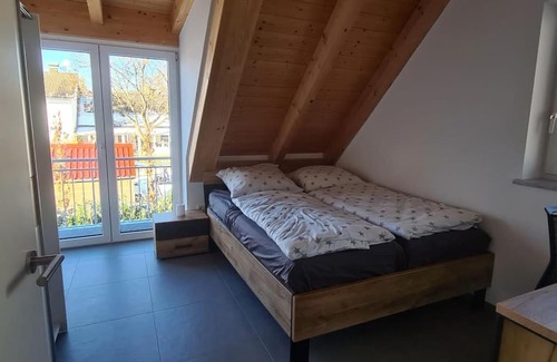 Burgthann Apartment | Modern Retreat: Child-Friendly Accommodation with 9.7 Rating