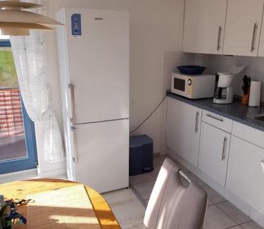 Friedrichskoog-Spitze Apartment | Modern Apartment with Balcony, Perfect for Beach Getaways