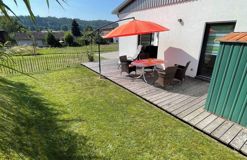 Regenstauf Apartment | Modern Riverside Retreat with Sunny Terrace and Kitchen