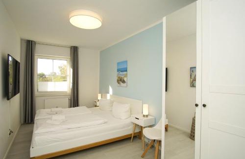 Gross Zicker Apartment | Modern Retreat with Terrace - Haus Inselwind FeWo MEERstille