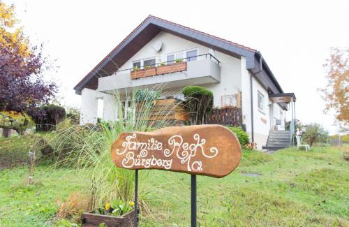 Markdorf House | Modern Nature Retreat: 3 Bedrooms, Breakfast Included