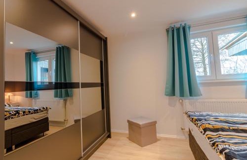 Jever Apartment | Modern Comfort: Ideal Ferienwohnung for Cyclists with Extras
