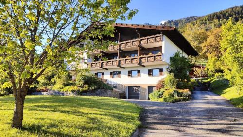 Millstatt Apartment | Modern Apartment 1km from Millstätter See - Family Friendly
