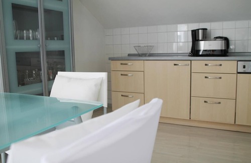 Lam Apartment | Contemporary Retreat with Balcony, Spa & 10/10 Guest Rating