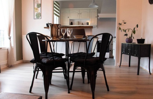 Chateauroux Apartment | Modern Lemoine: Perfect for Business Travels and Families