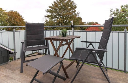 Norden Apartment | Modern Upper Floor Apartment for 4 & Your Dog
