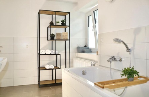 Unterallgau Apartment | Modern Allgäu Retreat: Family-Friendly Stay with High Ratings
