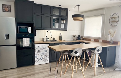 Poincare - Foch - Anatole France - Croix de Bourgogne Apartment | Modern T2 Near Nancy Gare with Wifi & Netflix Access