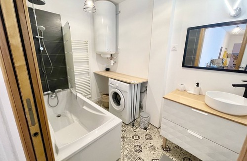 Poincare - Foch - Anatole France - Croix de Bourgogne Apartment | Modern T2 Near Nancy Gare with Wifi & Netflix Access