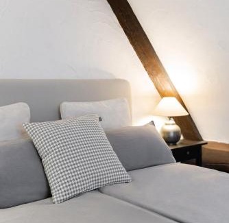 Bissendorf Apartment | Modern Comfort Meets Traditional Charm: Family-Friendly Retreat