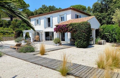 Preconil Villa | Moderne Villla Oliandre met Groot Zwembad in Le Plan de la Tour