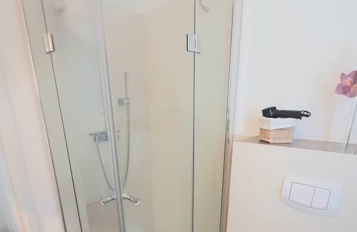 Elsenfeld Apartment | Moderne WHG in Churfranken: Fahrrad-wandertouren & Geschäftlich/monteuer😊