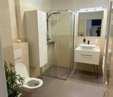 Donaustadt Apartment | Modern Apartment in Prime Location with Garage & Family-Friendly