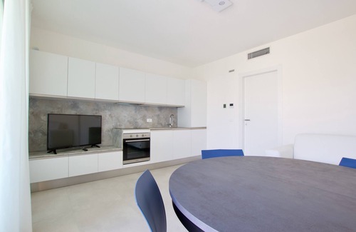 Jesolo Apartment | Modern Apartment with Pool Access in Prime Location