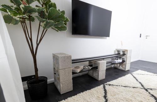 Zentrum-Sued Apartment | Modern 2-Bedroom Apartment Near City Center - Ideal for Families