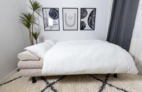 Zentrum-Sued Apartment | Modern 2-Bedroom Apartment Near City Center - Ideal for Families