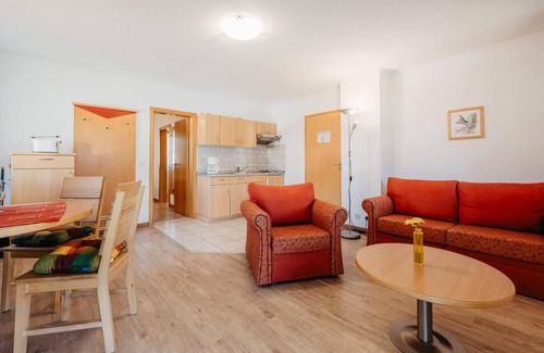 Wurding Apartment | Stylish 2-Room Apartment with Balcony and Breakfast Included