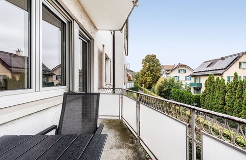 Kreuzlingen Apartment | Central Kreuzlingen 4-Room Apartment with Spa & Hot Tub