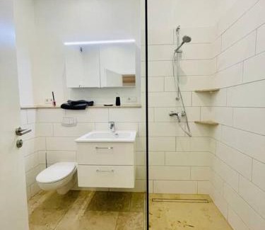 Western Ring Area Apartment | Contemporary Apartment Steps from VW-Halle with Pet-Friendly Perks