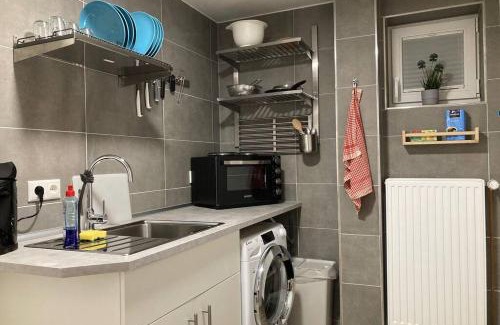 Altona-Altstadt Apartment | Modern Apartment Near Reeperbahn for Up to 8 Guests