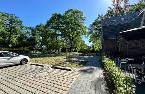 Osterholz Apartment | Child-Friendly Modern Apartment with Parking & Wi-Fi