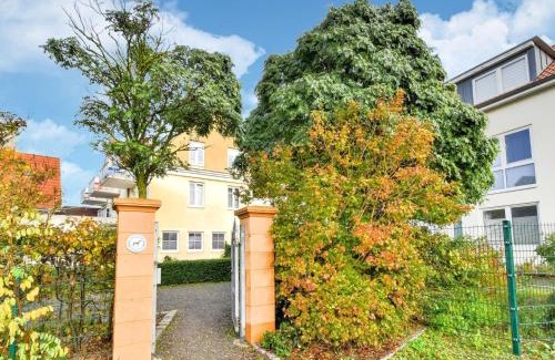 Wiek Apartment | Cozy Apartment with Terrace Steps from the Sea