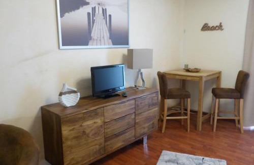 Wiek Apartment | Cozy Apartment with Terrace Steps from the Sea