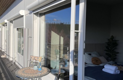 Bermatingen Apartment | Stylish Apartment with Balcony in Scenic Bermatingen