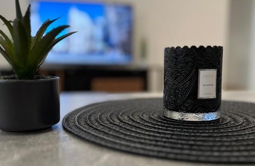 Funfhaus Apartment | Central Gem: Family-Friendly Hotel with Top Guest Ratings
