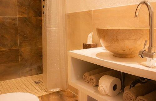 Gemarkung Truchtelfingen Apartment | Stylish Apartment with Pet-Friendly Amenities