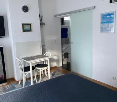 Badenscheuern Apartment | Contemporary Studio: Pet-Friendly with High Guest Ratings