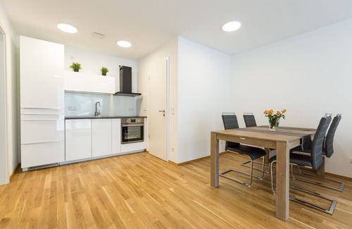 Kornwestheim Apartment | Modern and Exclusive 2-Bedroom Apartment with Breakfast