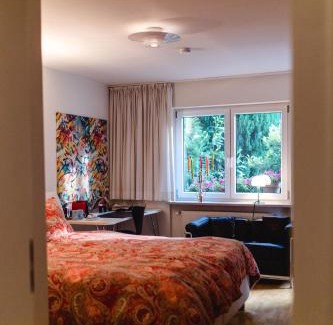 Karlsbad House | Stylish Designer Room with Spa and Breakfast Perks