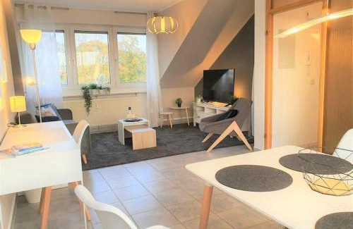 Brassert Apartment | Modern and Serene Apartment with Balcony - Guest Rated 9/10