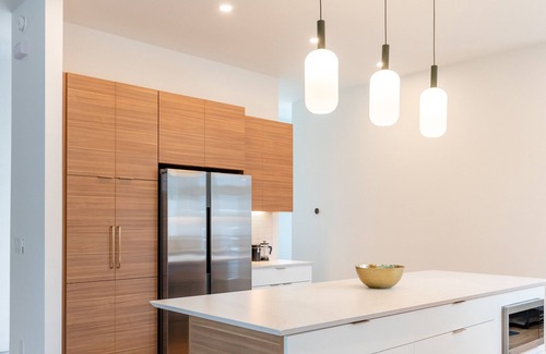 Durham House | Modernist Gem: Guest Rated 10/10 with Breakfast Included