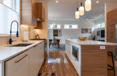 Durham House | Modernist Gem: Guest Rated 10/10 with Breakfast Included
