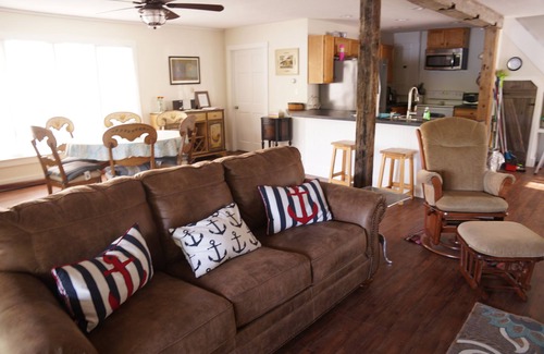 Salisbury House | Inviting Waterfront Lakehouse with Spa and Hot Tub