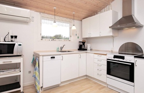 Nr. Lyngby Strand House | Oceanfront Holiday Home for 4 in Løkken - Guest Rated 9.8