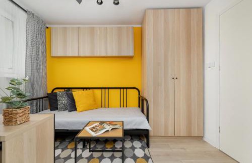 Brynow Apartment | Stylish Apartments with Dining in Katowice - 8.7/10 Rated