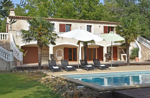 Saint-Paul-en-Foret Villa | Experience a Modern Provençal House with Private Pool