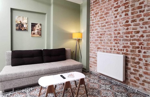 Gumussuyu Mahallesi Apartment | Stylish Taksim Center Flat with Family-Friendly Amenities