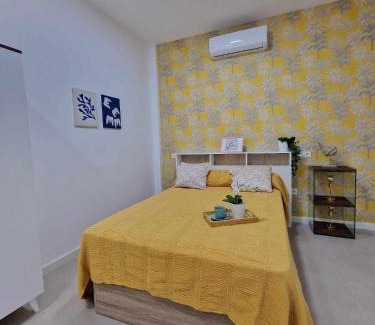 Perchel Norte Apartment | Stylish 3-Bedroom Apartment on Calle Mármoles Awaits You