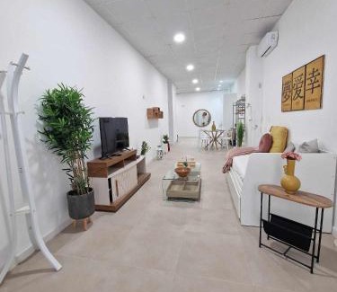 Perchel Norte Apartment | Stylish Apartment 4 in Calle Mármoles - Rated 8.2/10