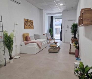 Perchel Norte Apartment | Stylish Apartment 4 in Calle Mármoles - Rated 8.2/10