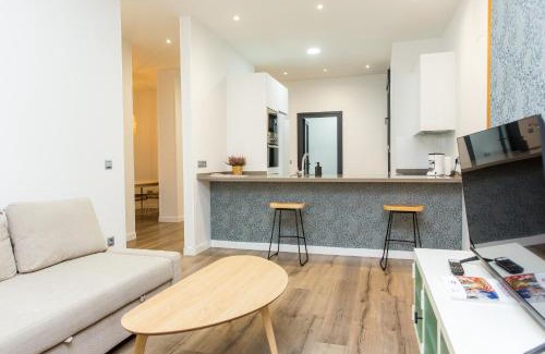 Valladolid Apartment | Modern Apartment LAUD3: Family-Friendly with High Rating