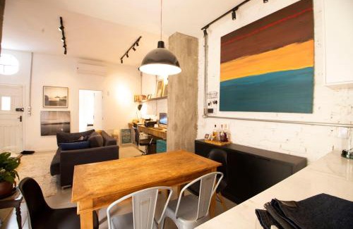 Campinas House | Contemporary Comfort in Central Campinas with Spa Amenities