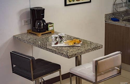 Cristo Rey Condo | Modern Vistas del Volcán Poás: Poolside Comfort Awaits