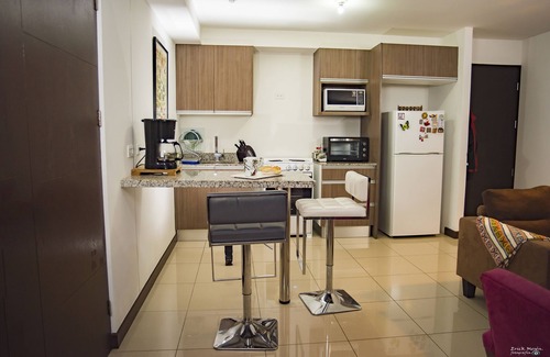 Cristo Rey Condo | Modern Vistas del Volcán Poás: Poolside Comfort Awaits