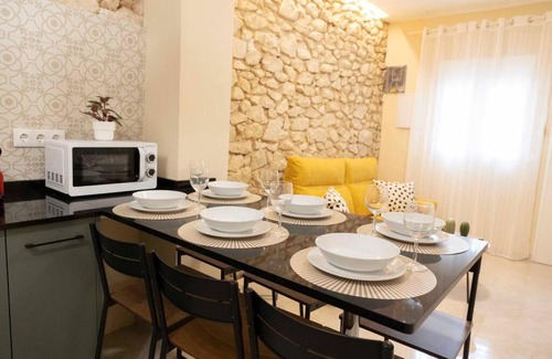 Campoamor Apartment | Central Hotel Near Bullring with AC & Child-Friendly Amenities