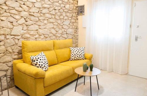 Campoamor Apartment | Central Hotel Near Bullring with AC & Child-Friendly Amenities